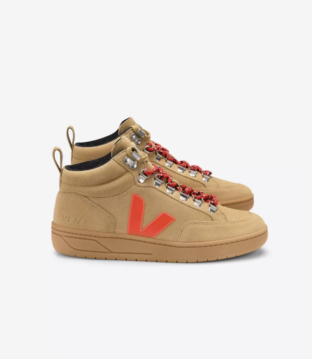 VEJA Adults<RORAIMA SUEDE DESERT ORANGE GUM SOLE