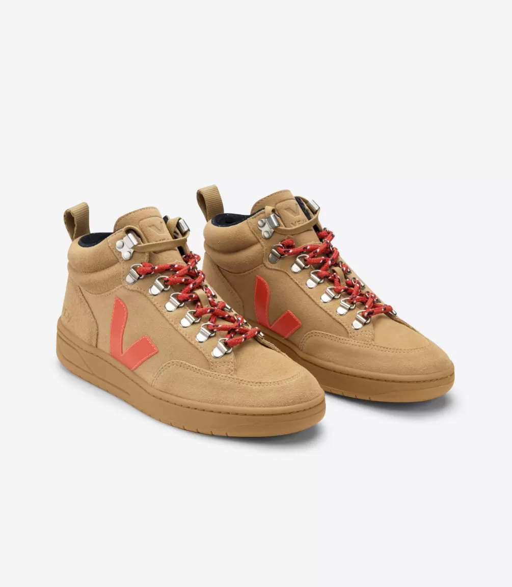 VEJA Adults<RORAIMA SUEDE DESERT ORANGE GUM SOLE